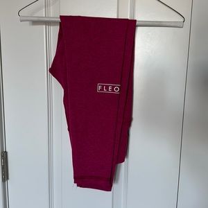 FLEO leggings 25” small